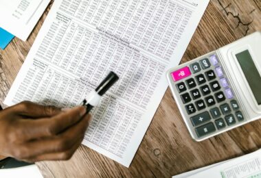 Wpływ warunków rynkowych na mechanizm WIBOR — co wpływa na raty?